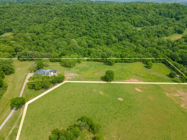 $1,739,900 | 4000 Cantebury Drive, Culleoka, TN 38451
