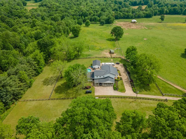 $1,739,900 | 4000 Cantebury Drive, Culleoka, TN 38451