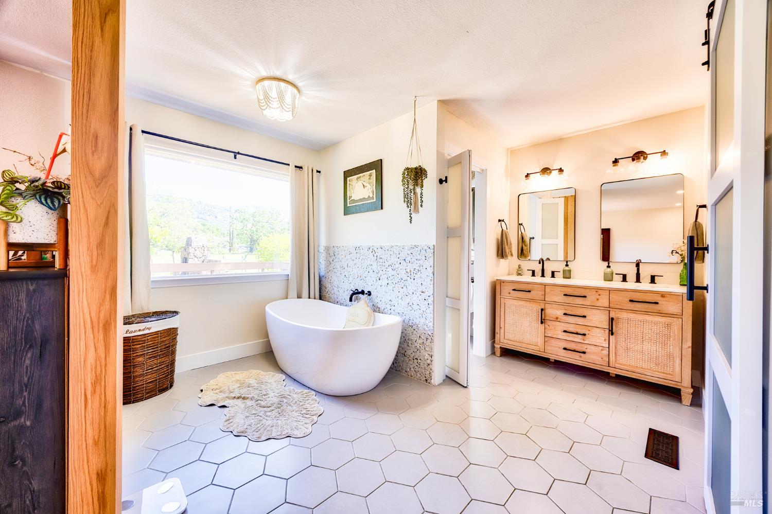 6282 Melita Road Santa Rosa, CA 95409 - Photo 30 of 55 a bathroom with a sink mirror and tub