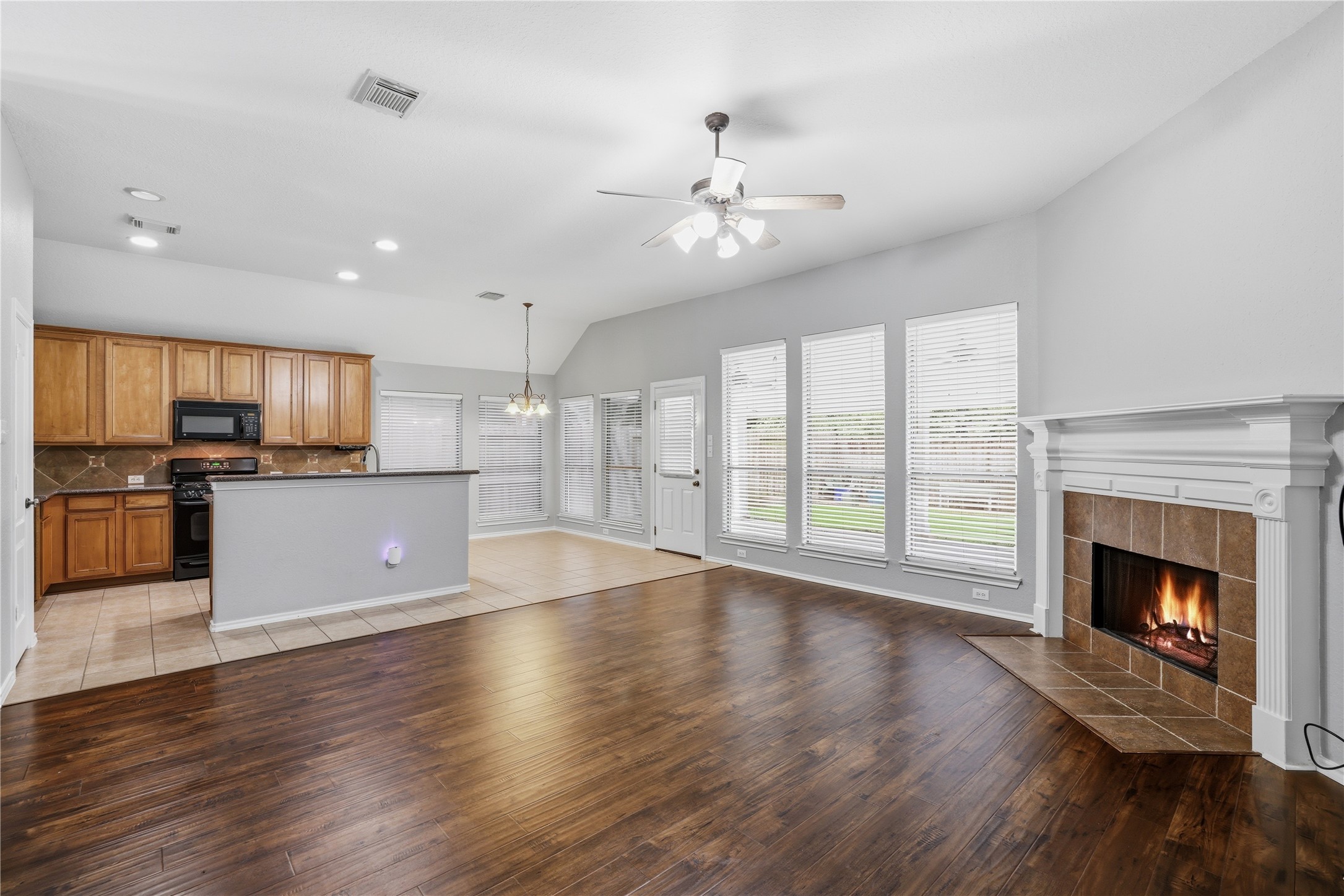 28547 Connordale Lane Spring, TX 77386 - Photo 5 of 16