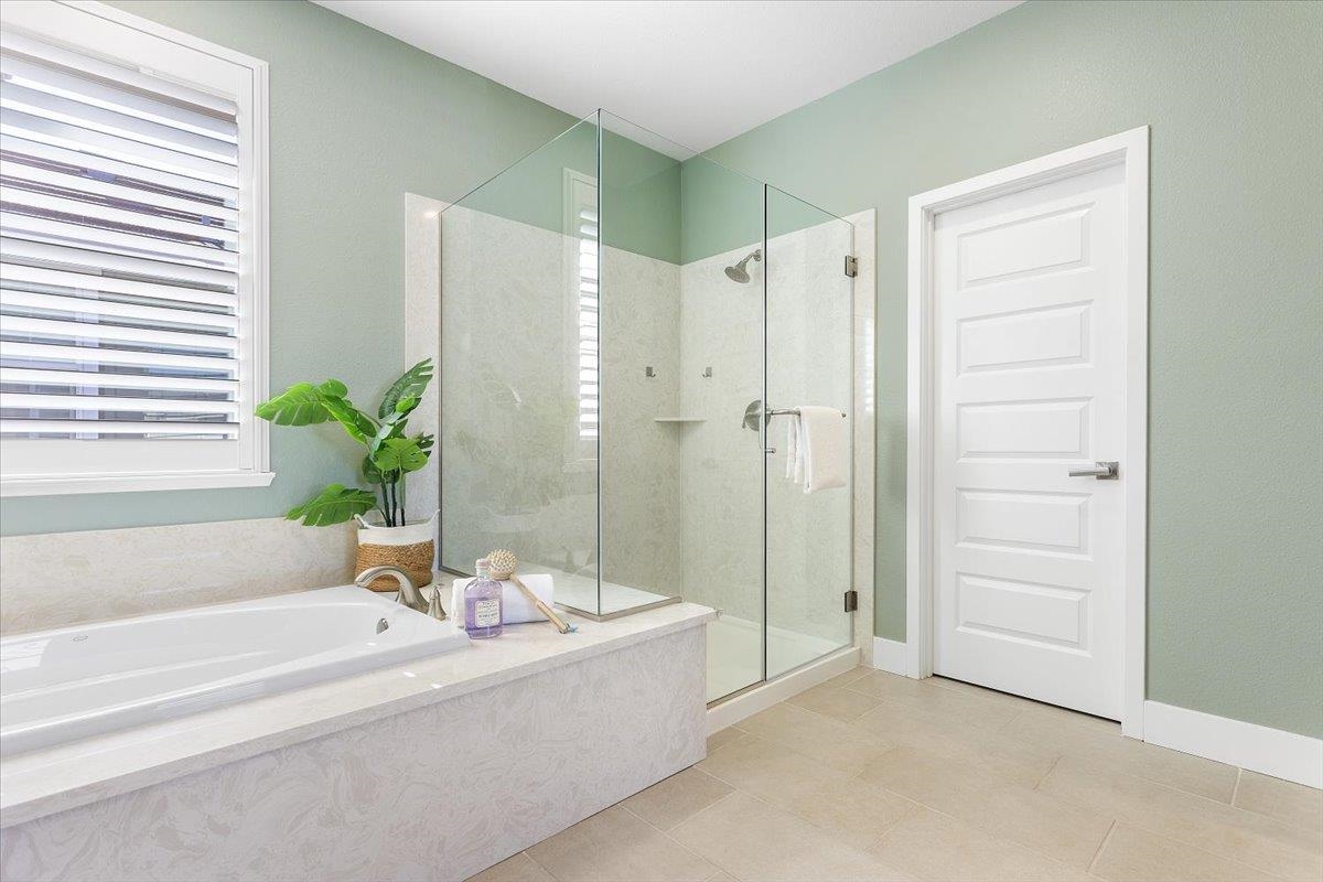406 Mosley Avenue Alameda, CA 94501 - Photo 33 of 60 a bathroom with a tub shower and sink