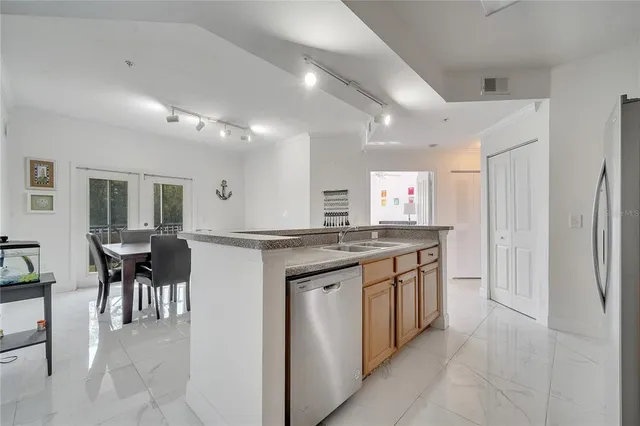 $275,000 | 11901 Sandy Knoll Court, Unit 814, Orlando, FL 32825