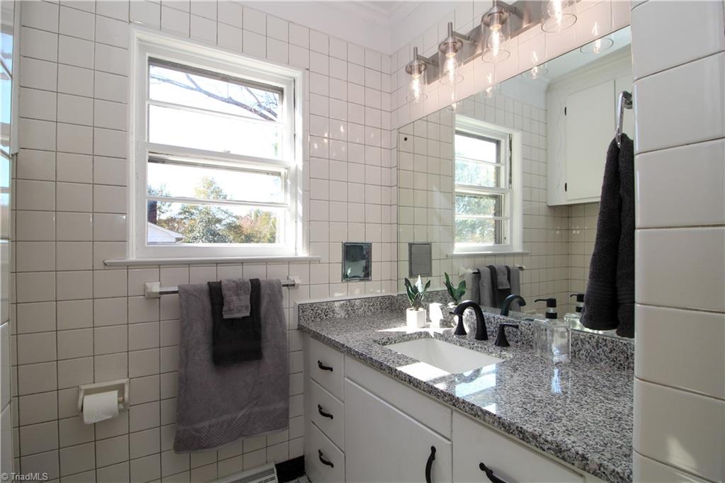 3705 Holts Chapel Road Greensboro, NC 27401 - Photo 25 of 33 Second full bath