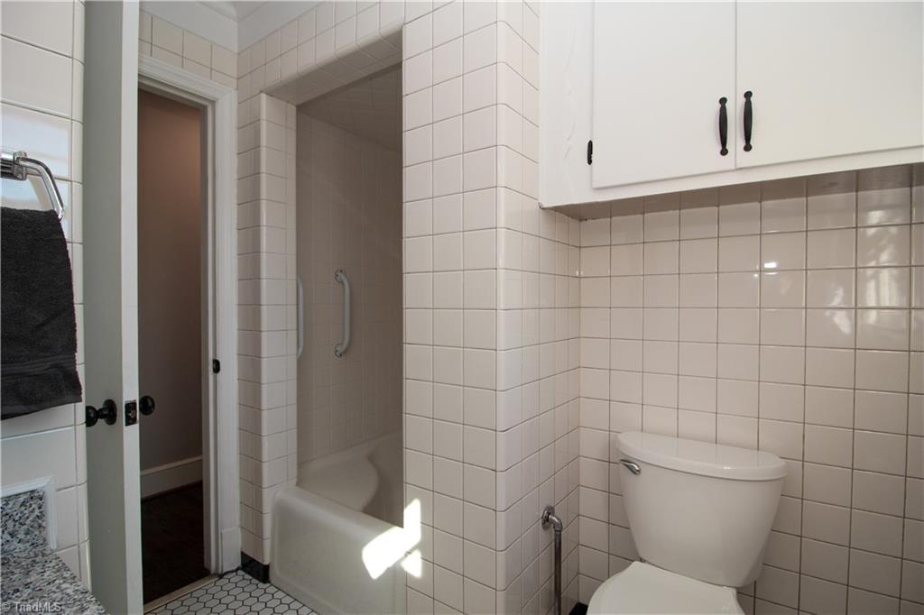 3705 Holts Chapel Road Greensboro, NC 27401 - Photo 26 of 33 Second bath