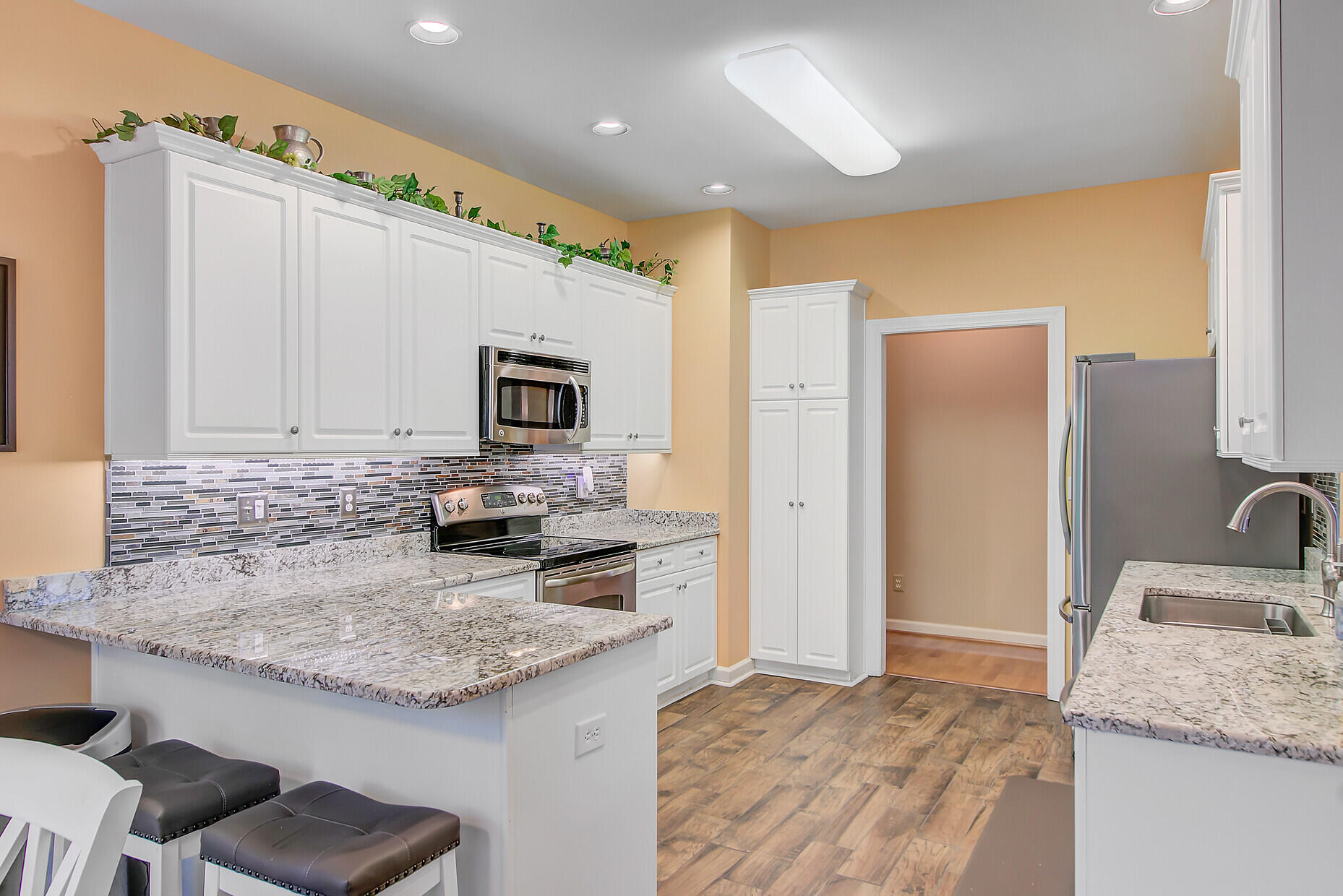 9447 Harroway Road Summerville, SC 29485 - Photo 14 of 66 21_21_mls
