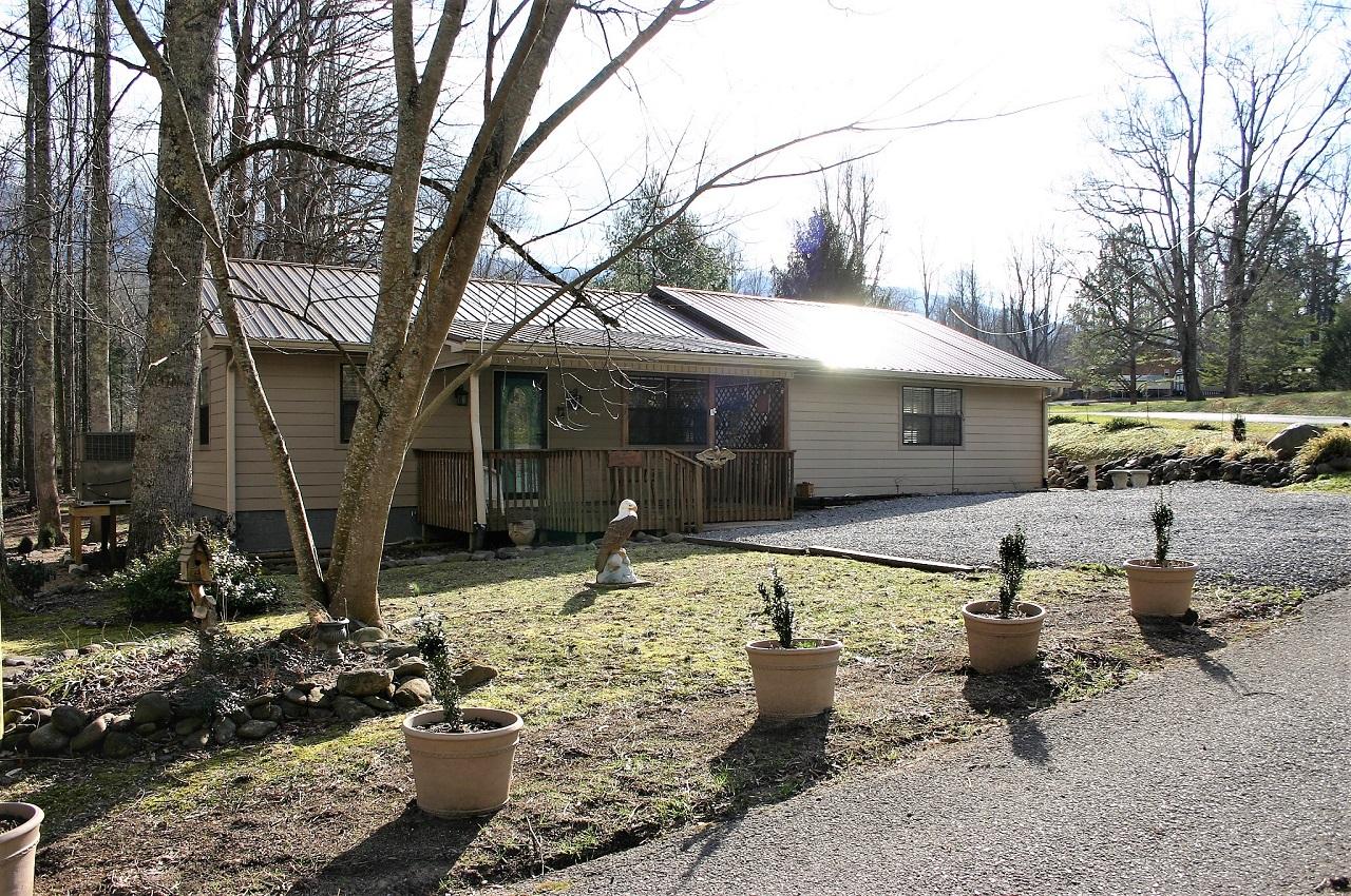 4957 Ledford Road Cosby, TN 37722 - Photo 1 of 40 Main pic