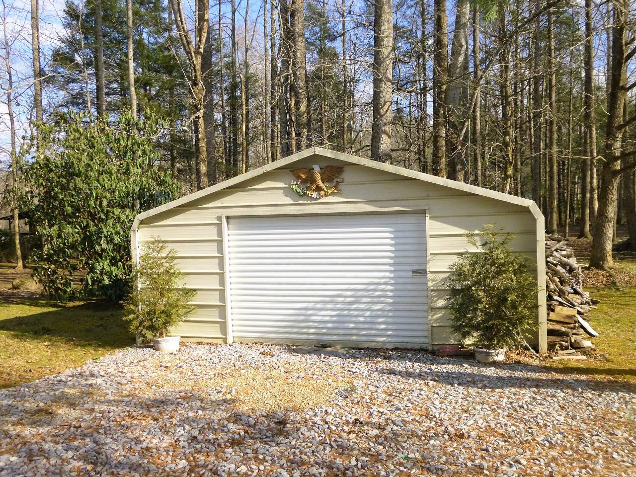 4957 Ledford Road Cosby, TN 37722 - Photo 33 of 40 Outbuilding