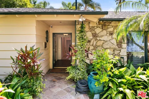 $7,995,000 | 521 North Rexford Drive, Beverly Hills, CA 90210