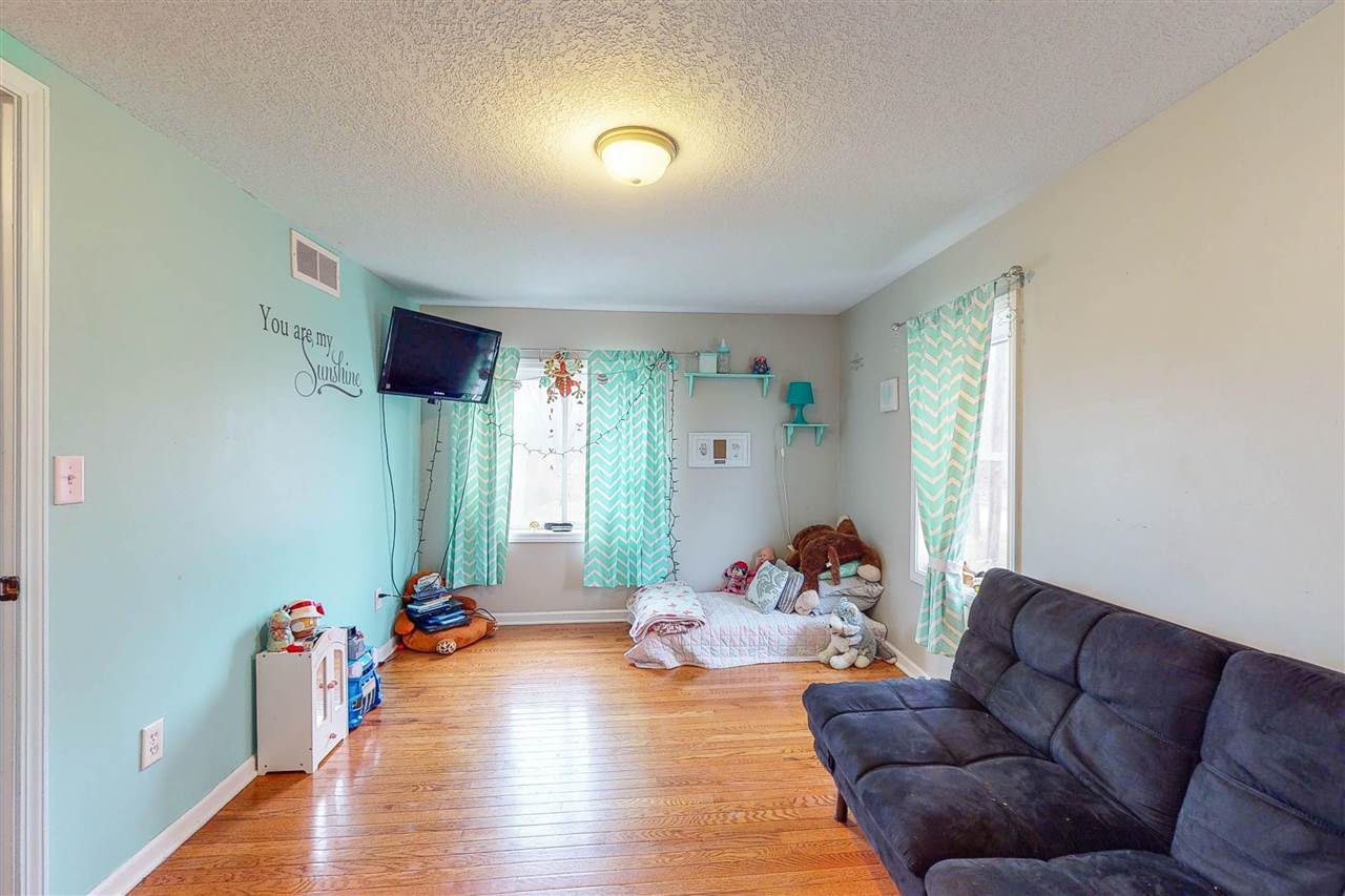 5357 Wilson Road Columbiaville, MI 48421 - Photo 20 of 37 50070129-19.JPG