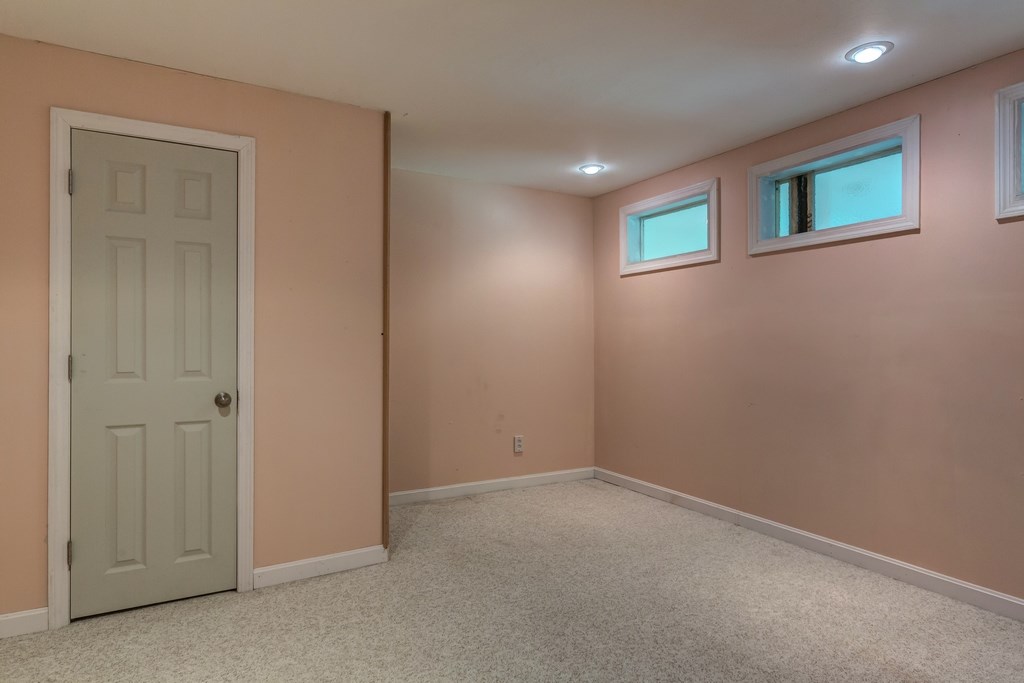 16 Rocky Ledge Road Merrimack, NH 03054 - Photo 26 of 31 Gallery Image 26