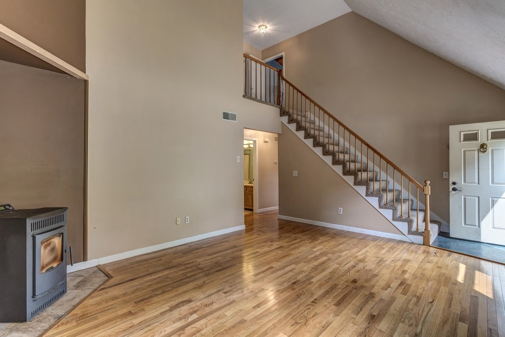 16 Rocky Ledge Road Merrimack, NH 03054 - Photo 4 of 31 Gallery Image 4