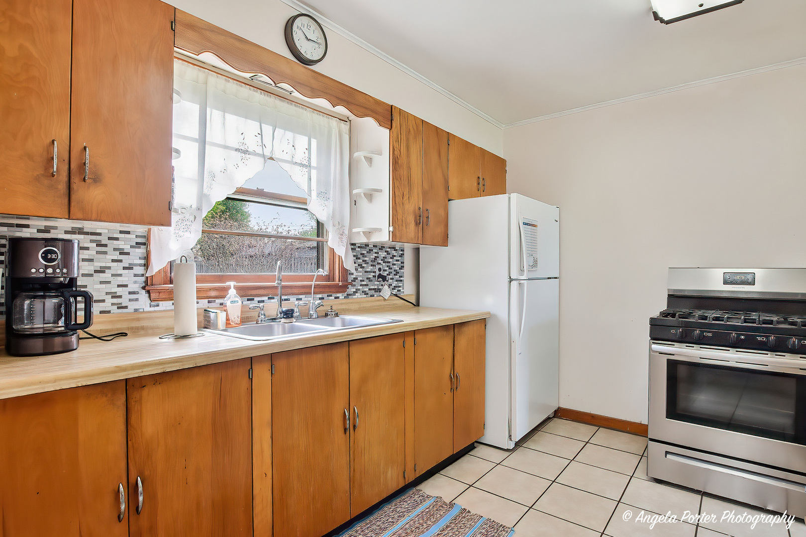 1208 Birch Street Lake In The Hills, IL 60156 - Photo 7 of 20