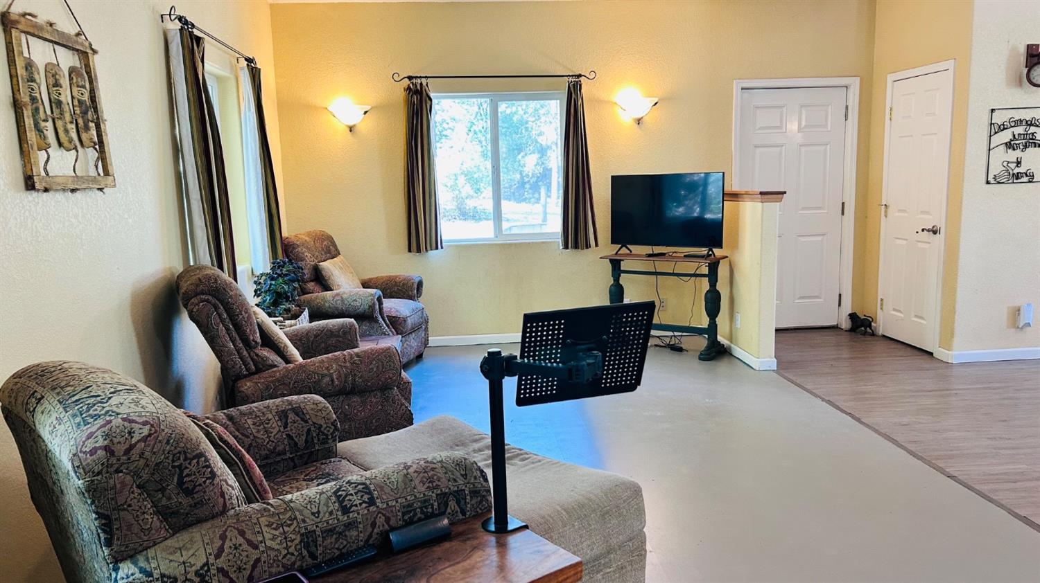 8719 Cave City Road Mountain Ranch, CA 95246 - Photo 25 of 57