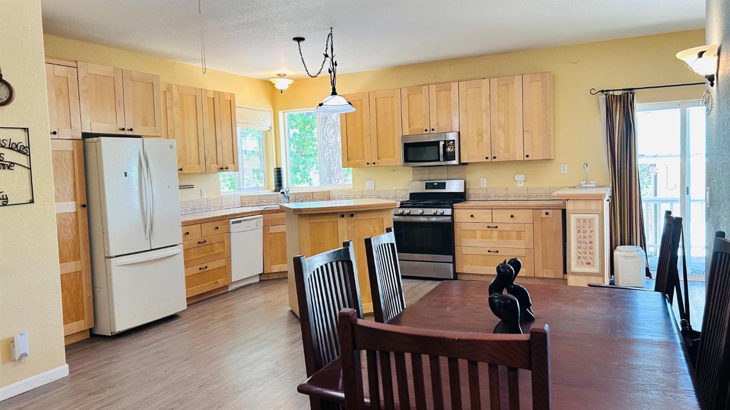 8719 Cave City Road Mountain Ranch, CA 95246 - Photo 26 of 57