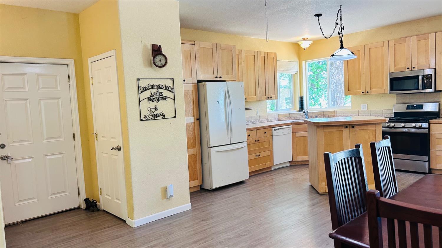 8719 Cave City Road Mountain Ranch, CA 95246 - Photo 28 of 57