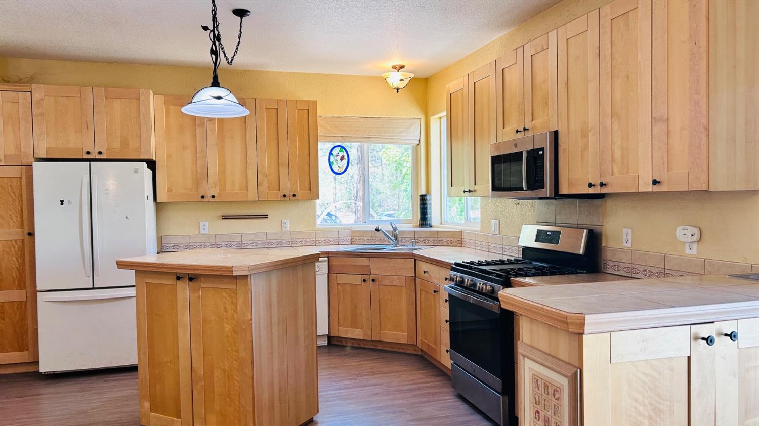 8719 Cave City Road Mountain Ranch, CA 95246 - Photo 29 of 57