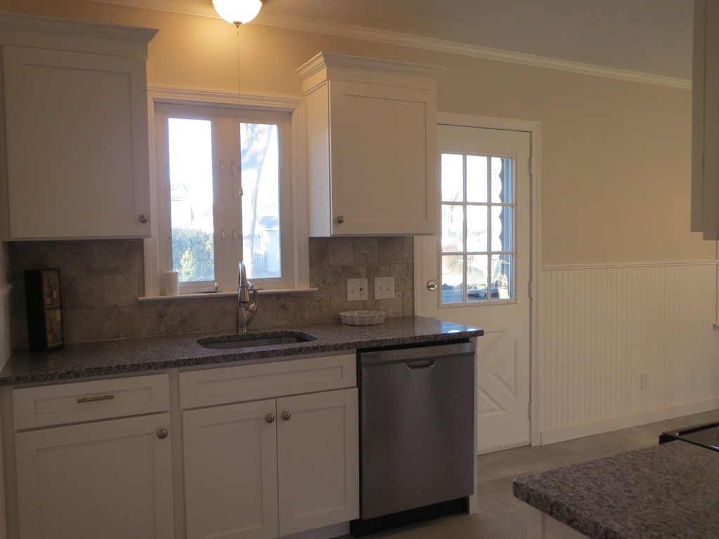 79 Elbert Road Agawam, MA 01001 - Photo 8 of 28 Gallery Image 8