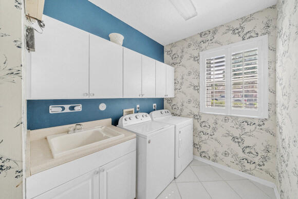 12605 Torbay Drive Boca Raton, FL 33428 - Photo 20 of 86 7 Laundry Room (1)