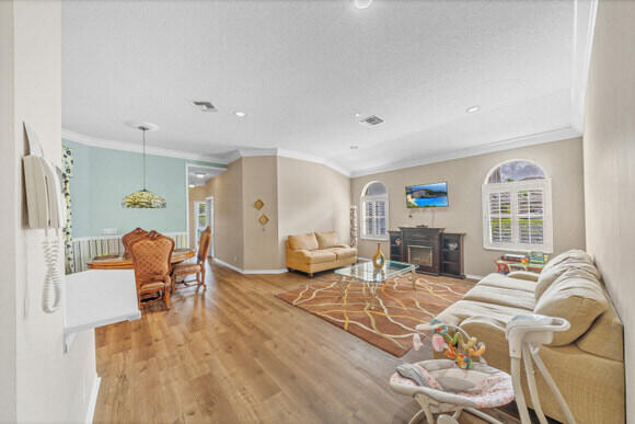 12605 Torbay Drive Boca Raton, FL 33428 - Photo 22 of 86 8 Family Area (1)