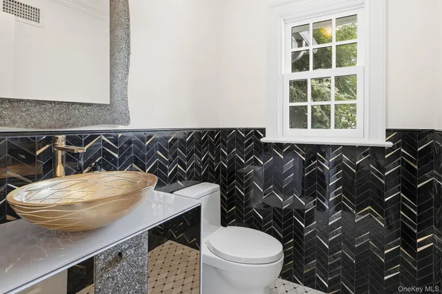 $20,000 | 59 Park Road, Scarsdale, NY 10583