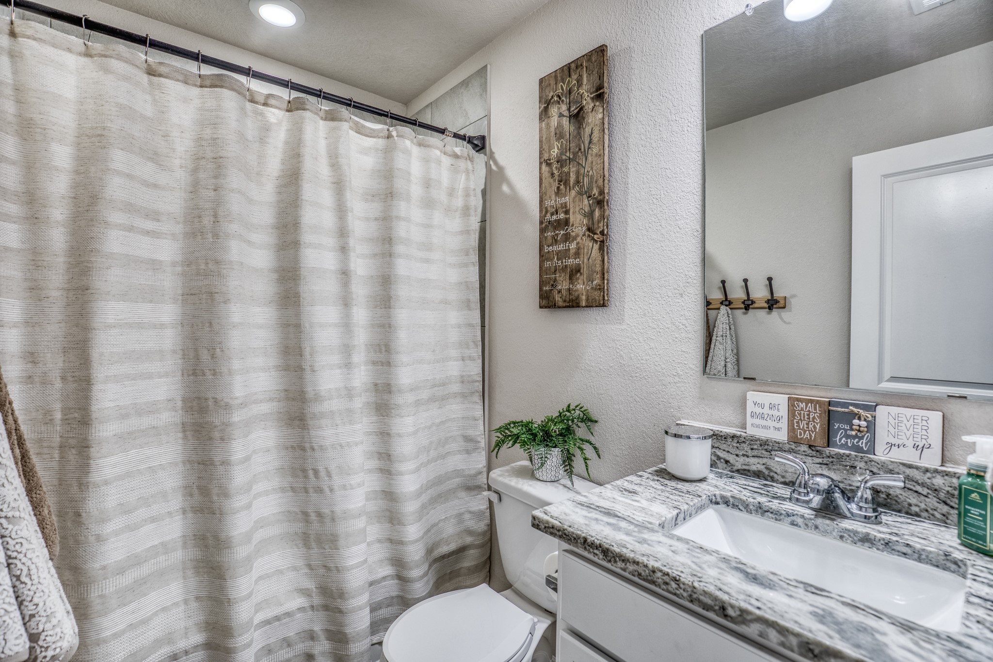 1016 Old Vine Road Brenham, TX 77833 - Photo 18 of 25 Bathroom 3