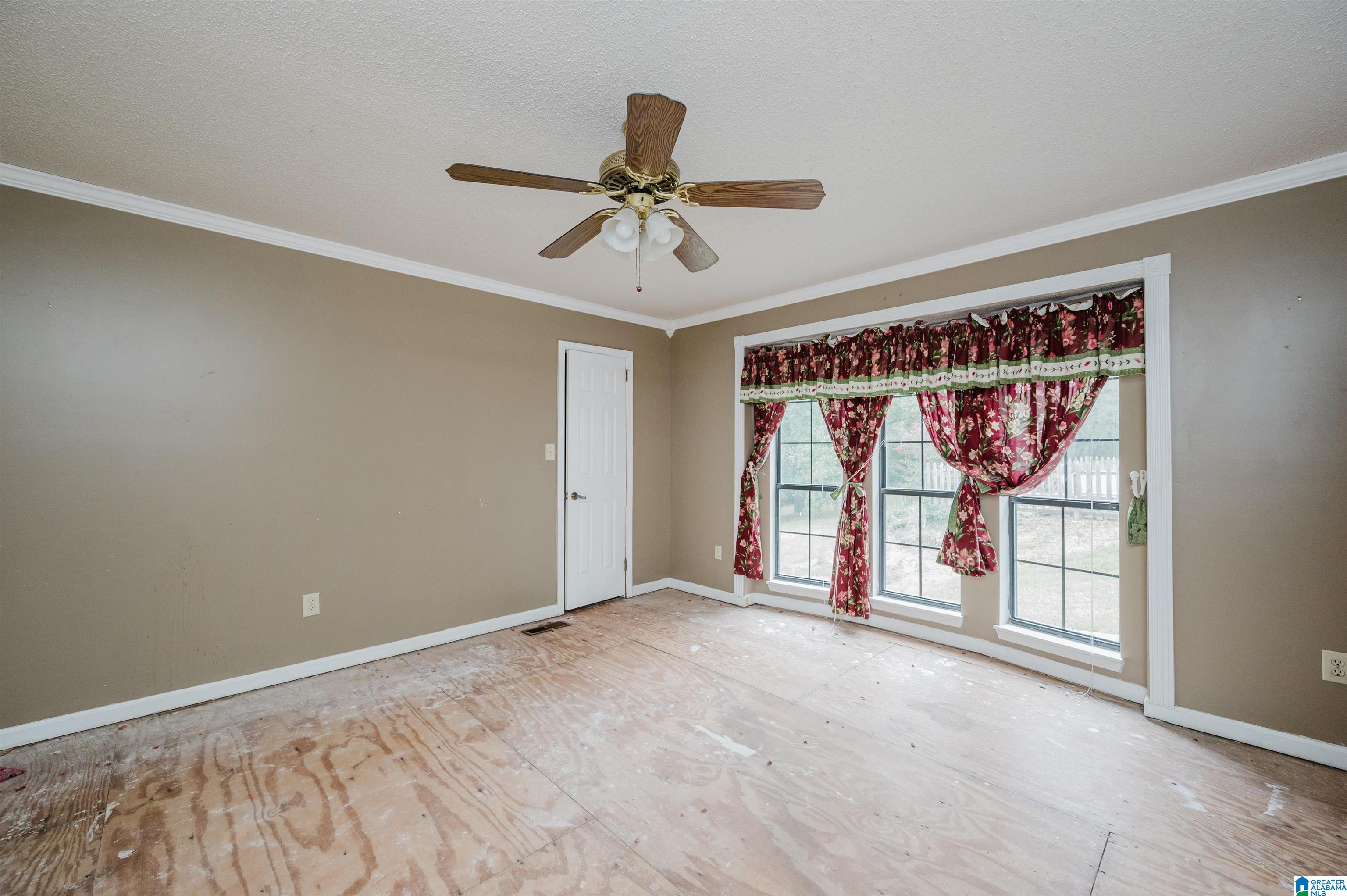 8988 Bankston Road Warrior, AL 35180 - Photo 22 of 47