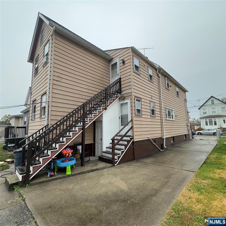 68 Atlantic Street Carteret, NJ 07008 - Photo 11 of 22