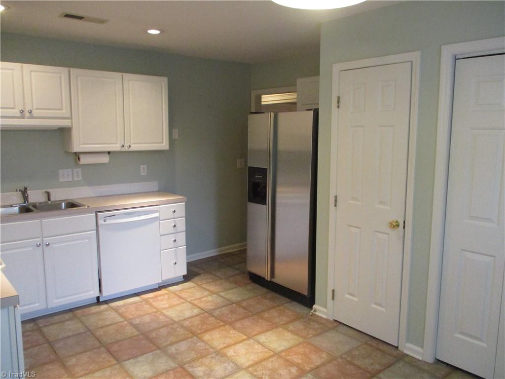 7520 Riverside Court Clemmons, NC 27012 - Photo 11 of 27 Gallery Image 11
