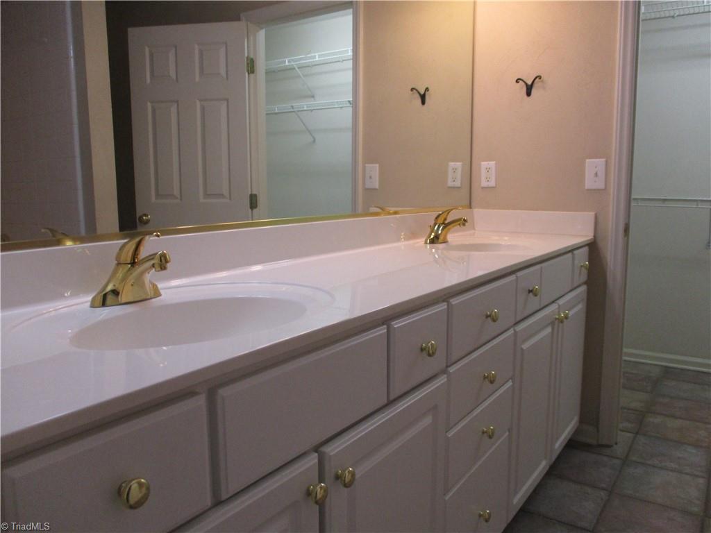 7520 Riverside Court Clemmons, NC 27012 - Photo 16 of 27 Gallery Image 16