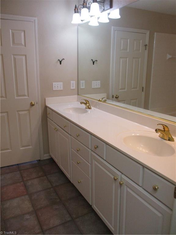 7520 Riverside Court Clemmons, NC 27012 - Photo 17 of 27 Gallery Image 17