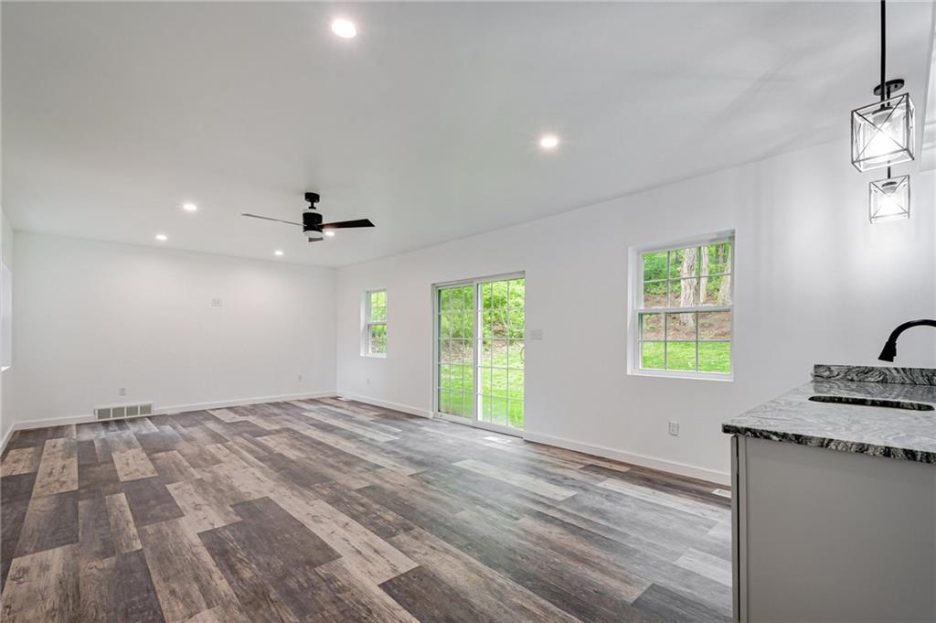 1611 Branning Road Pittsburgh, PA 15235 - Photo 11 of 38