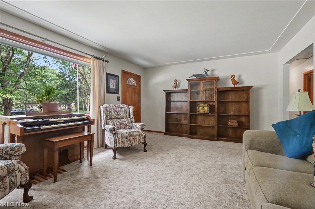 5035 New Road Youngstown, OH 44515 - Photo 5 of 48