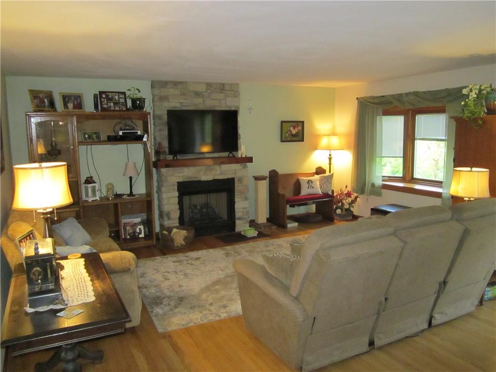 1212 Laurel Road Vandergrift, PA 15690 - Photo 2 of 25