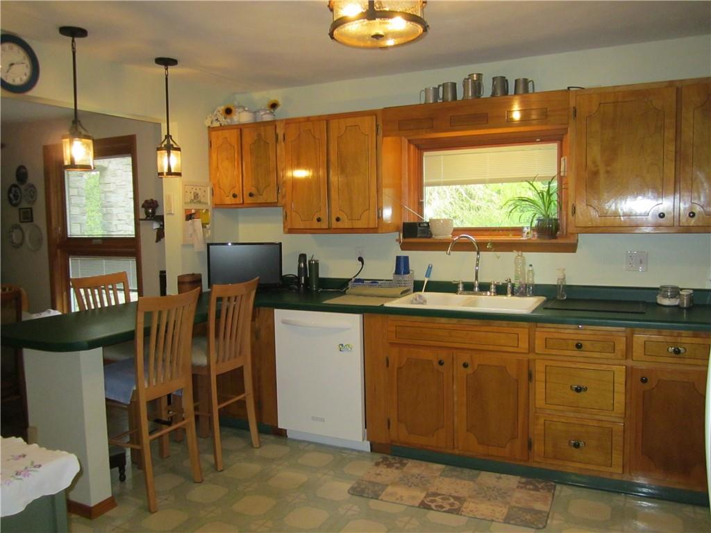 1212 Laurel Road Vandergrift, PA 15690 - Photo 4 of 25