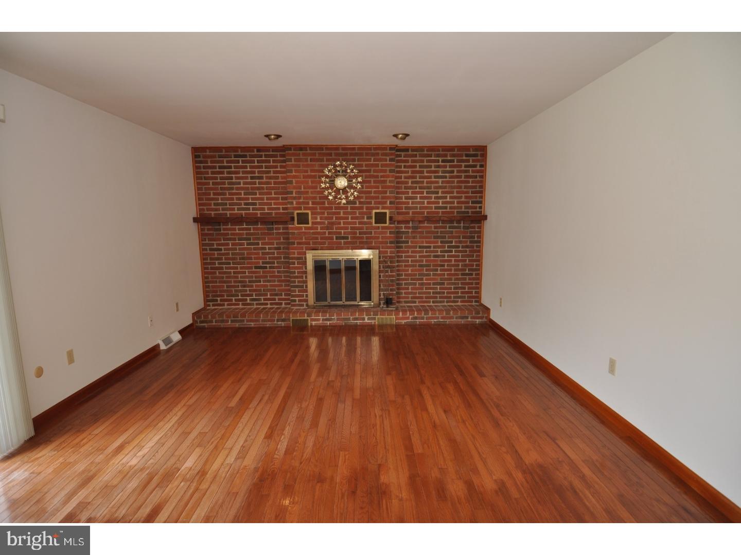 10 Margerum Road Chesterfield, NJ 08515 - Photo 14 of 24 Family Room
