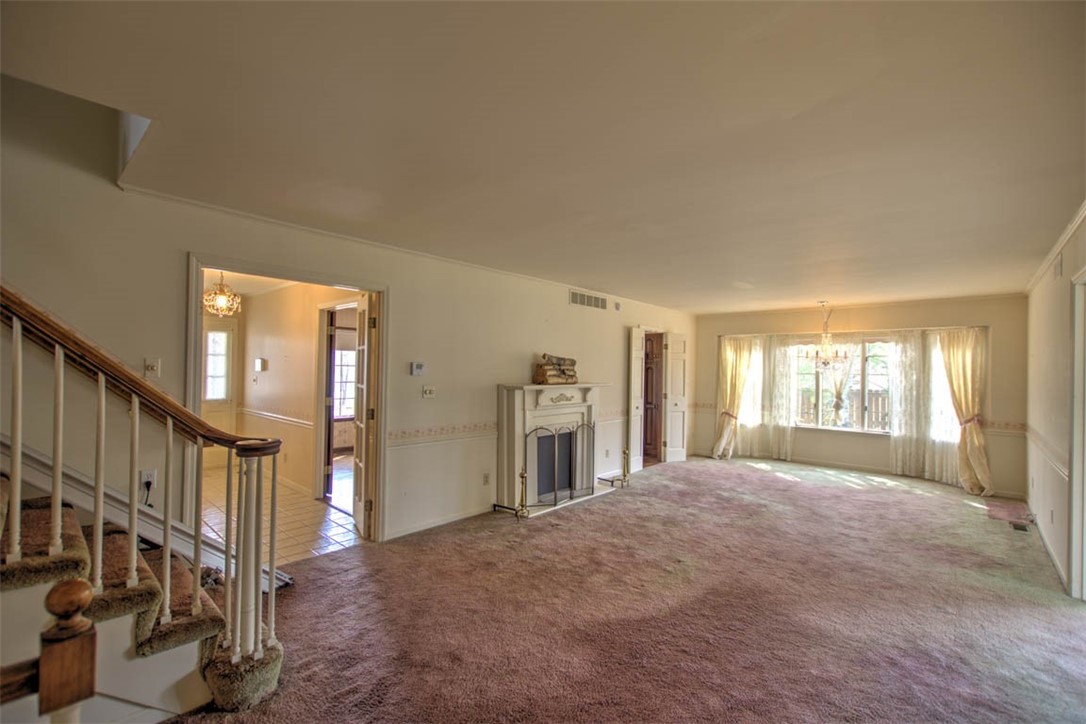 1225 West Pineview Court Decatur, IL 62526 - Photo 9 of 36 Gallery Image 9