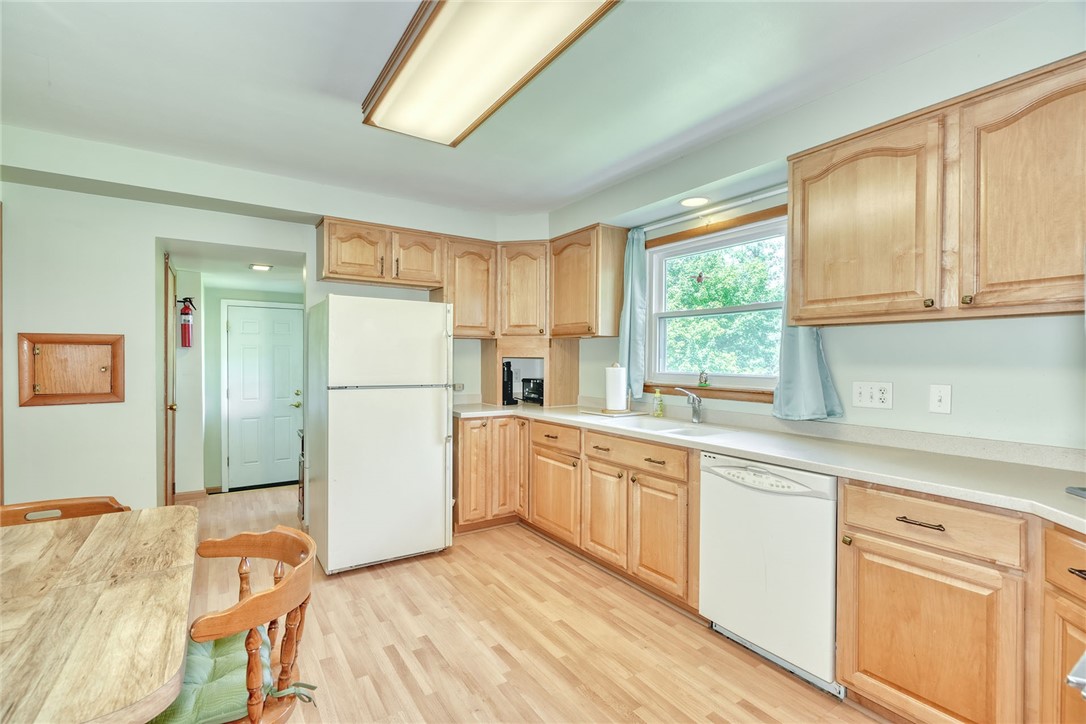 1108 State Road Penfield, NY 14580 - Photo 13 of 49
