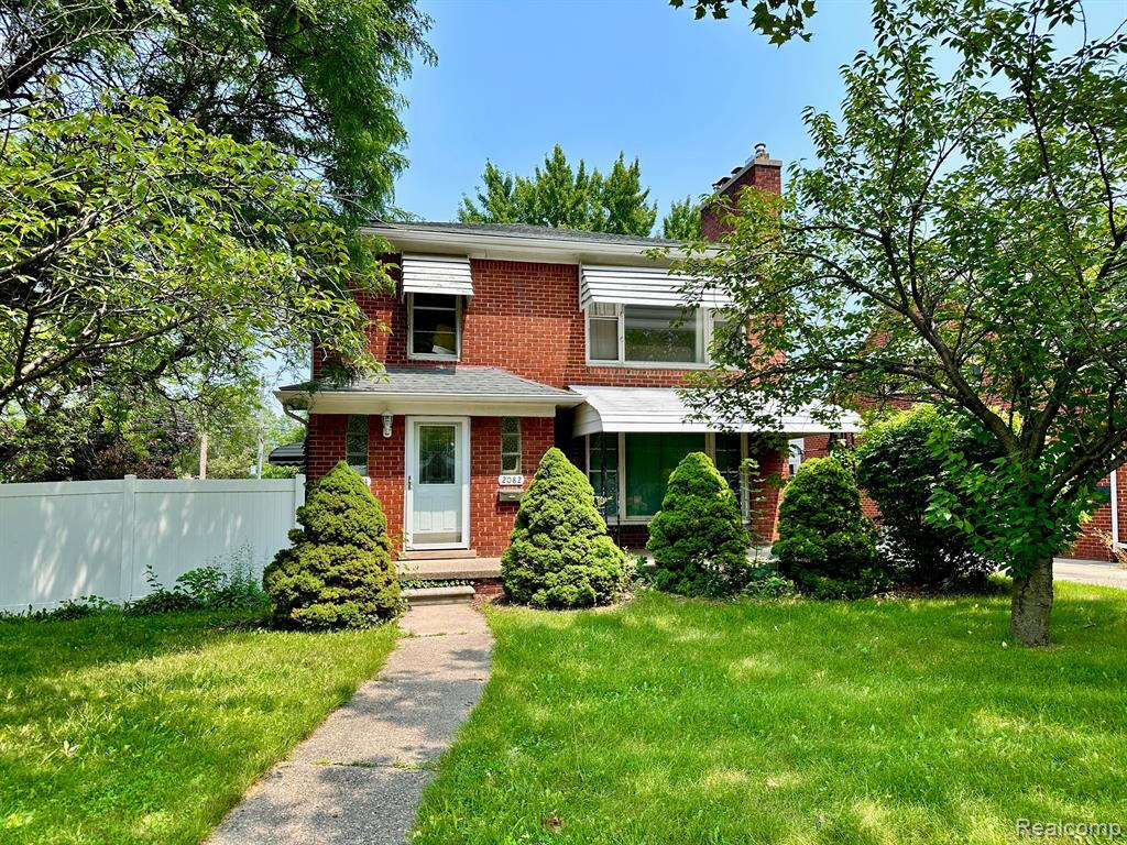 2082 Vernier Road Grosse Pointe Woods, MI 48236 - Photo 1 of 1 Front exterior