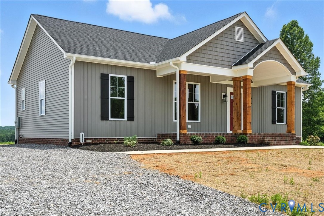 8666 Hat Creek Road Brookneal, VA 24528 - Photo 3 of 38 a front view of a house