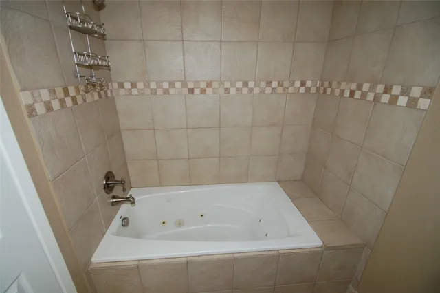 $2,000 | 3110 Brookhurst Lane, Deer Park, TX 77536