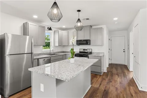 $259,500 | 2808 Live Oak Drive, Gretna, LA 70056