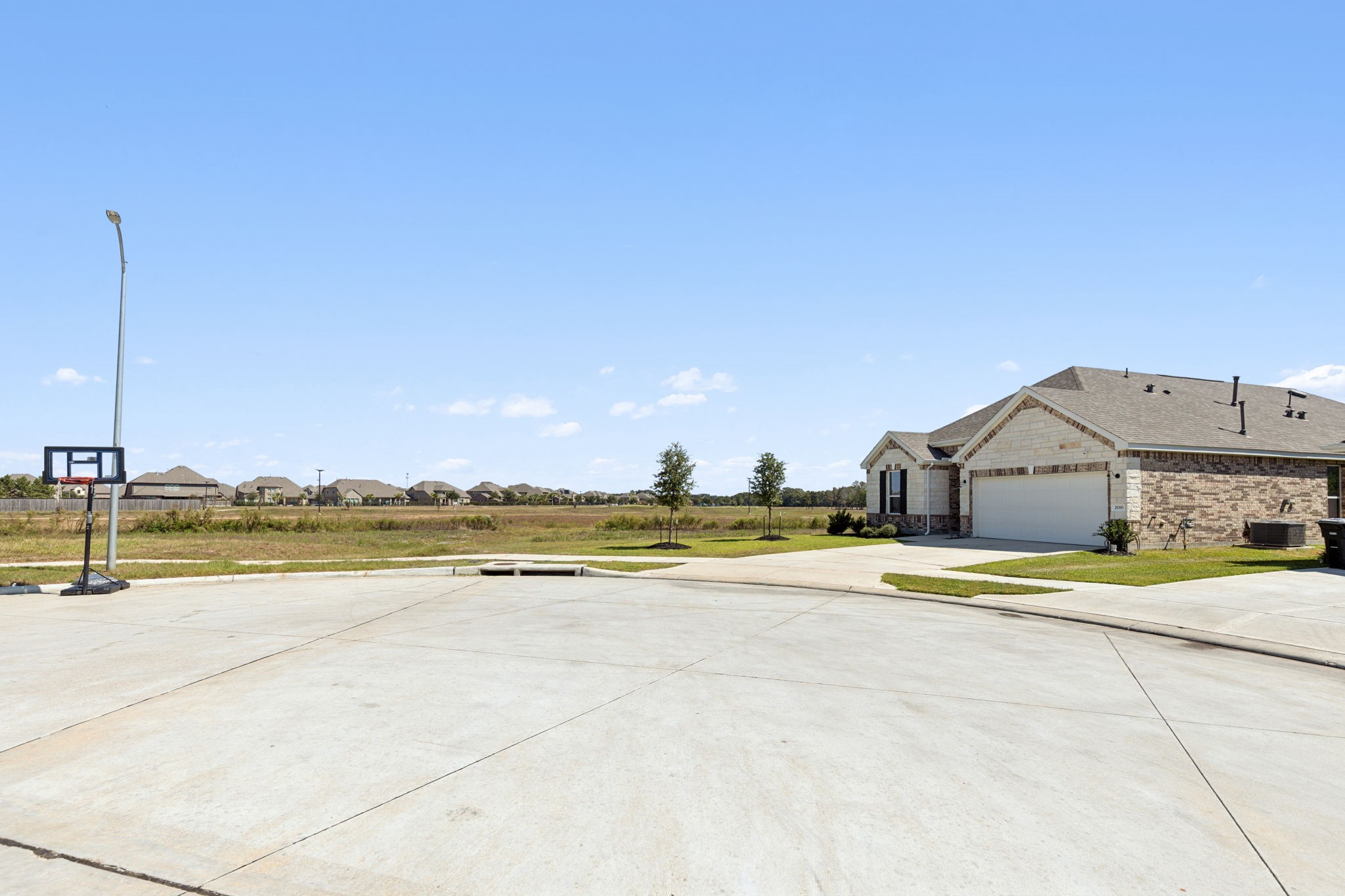 28303 Little Hollow Court Katy, TX 77494 - Photo 4 of 30 Spacious cul-de-sac and no neighbors to the right