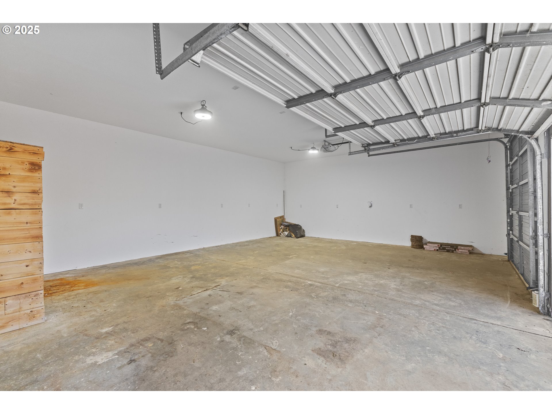 765 State Street North Bend, OR 97459 - Photo 27 of 46 a view of empty room
