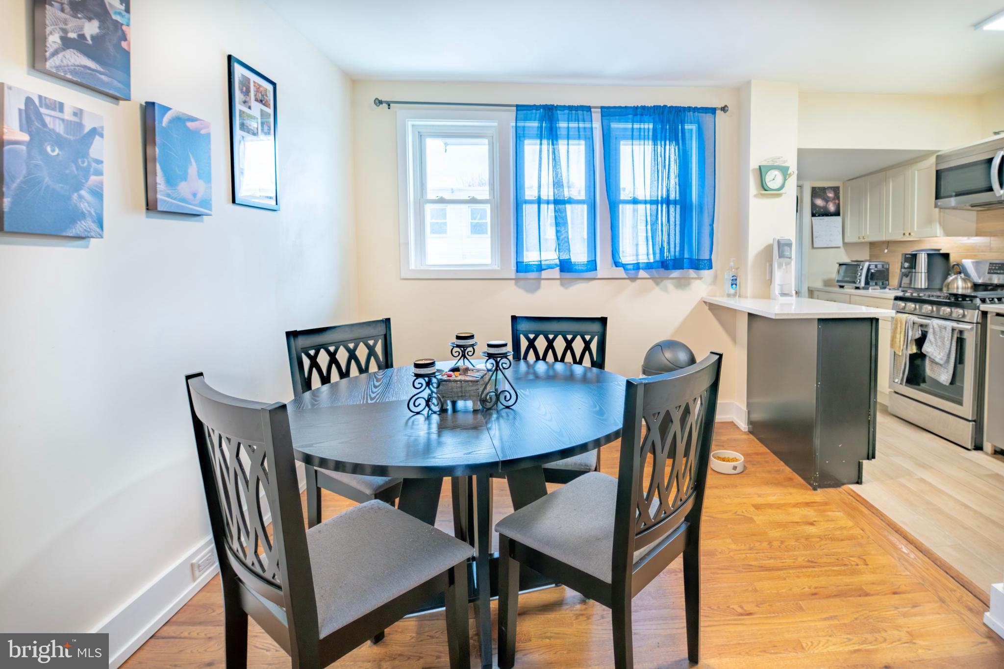 3420 Barclay Street Philadelphia, PA 19129 - Photo 4 of 28 Dining room with view of kitchen counter