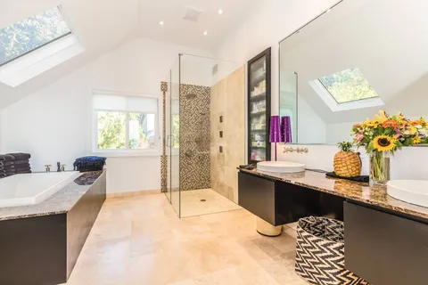 $7,950,000 | 55 Shore Road, Shelter Island Heights, NY 11965