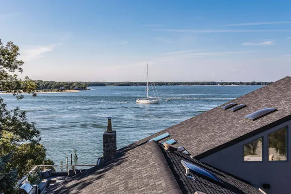$6,950,000 | 55 Shore Road, Shelter Island Heights, NY 11965