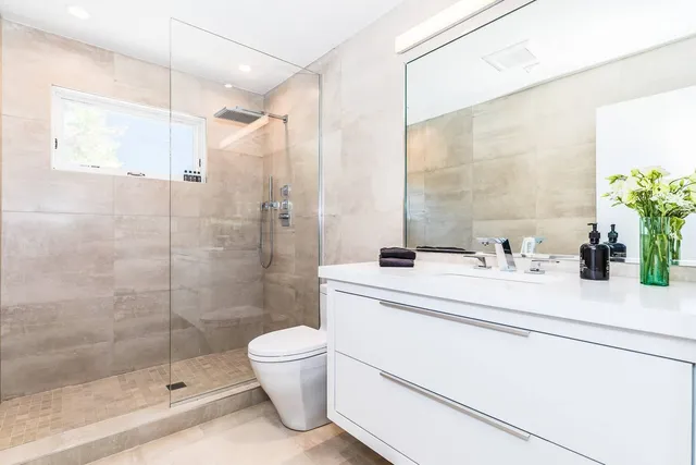 $7,950,000 | 55 Shore Road, Shelter Island Heights, NY 11965