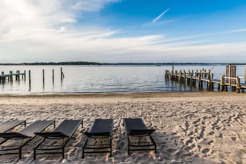 $7,950,000 | 55 Shore Road, Shelter Island Heights, NY 11965