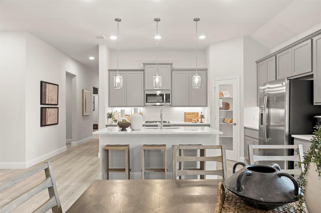 2907 Hanscom Street Forney, TX 75126 - Photo 8 of 32 29. 2263 River Bend - Kitchen (5)