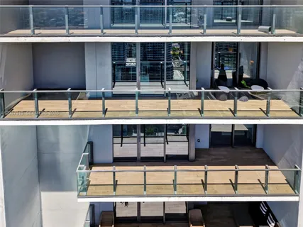 $659,999 | 68 Southeast 6th Street, Unit 3506, Miami, FL 33131